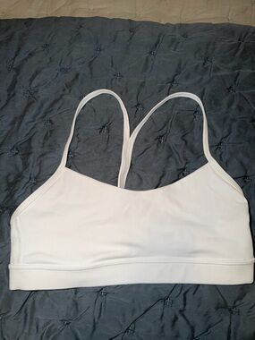 White Lululemon Flow Y Bra Nulu: Light support A-B Cup